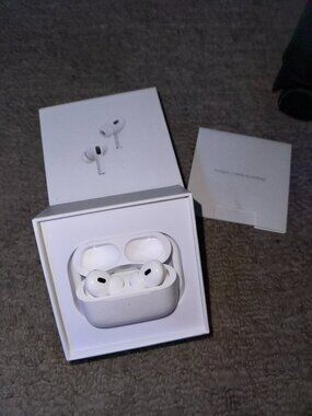 Apple Airpods Pro Gen 2 (Noise Canceling)